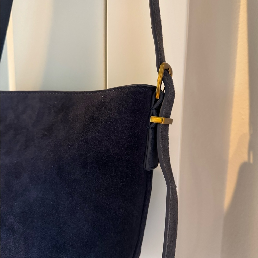 Suede bucket bag - Picture 9 of 10